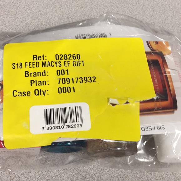 New Clarins gift set - Picture 4 of 4